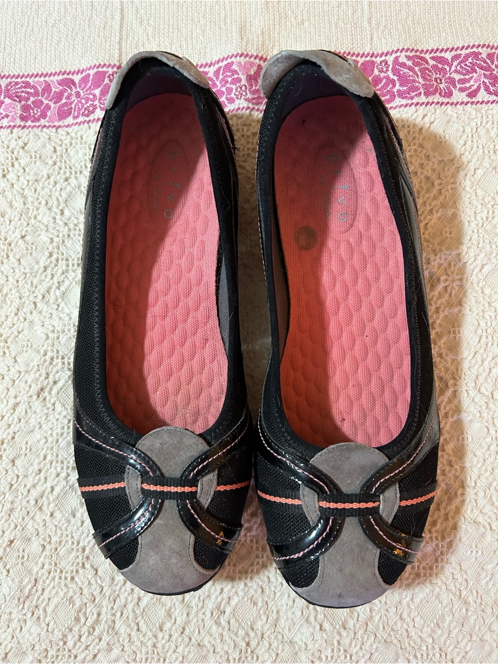 Women’s Black and Pink Casual Ballet Flats Privo